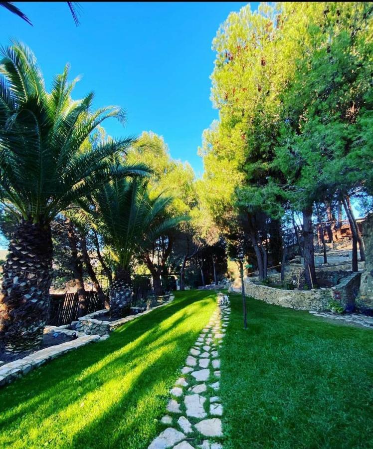 Bed and Breakfast Les Jardins De L'Oustal Narbonne Exterior foto